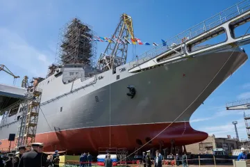 В Калининграде спустили на воду БДК "Владимир Андреев": третий корабль проекта 11711