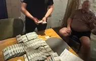 Мошенники пытались продать "должность директора" предприятия за $500 тыс.