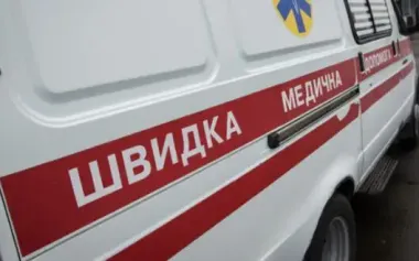 Russian drone strike hits medical vehicle in Kherson: driver killed, two medics wounded