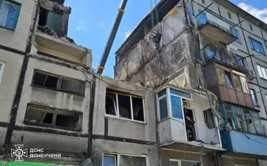 Russian strike hits five-story building in Bilozerske: bodies found, emergency response completed. VIDEO+PHOTOS