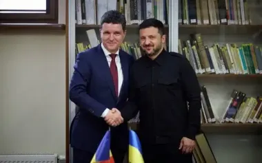 Zelenskyy meets with new Romanian President Dan, invites him to visit Ukraine