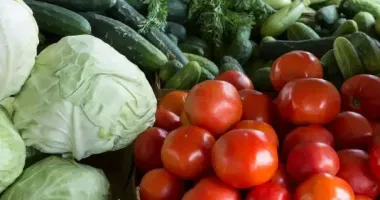 Овочі дешевшають, ягоди дорожчають: що відбувається з цінами в Україні