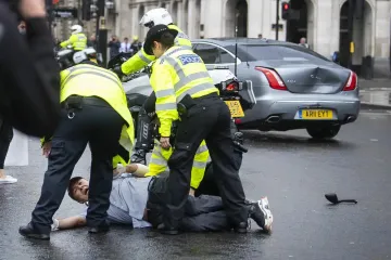 Мог быть заговорщиком с тремя украинцами: в деле о поджоге дома Стармера задержали четвертого подозреваемого