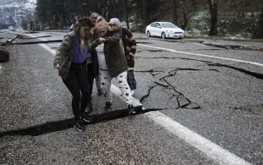 Землетрясение в Турции: почти 70 пострадавших, погибла 14-летняя девочка