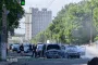 ВС РФ ударили по центру города Сумы: сгорели автомобили, есть погибшие (видео)
