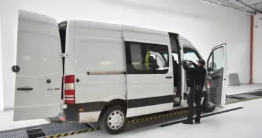 Во Львовской области пограничники обнаружили в авто запрещенные таблетки с наркотическими и психотропными веществами