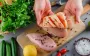 Что полезнее - лосось или курятина? Диетолог удивила ответом