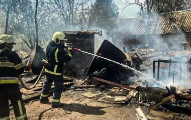 РФ атакувала житловий сектор на Харківщині: є жертви, трое постраждалих