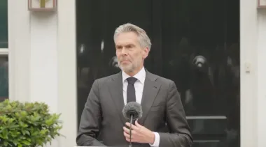 Правительство Нидерландов уходит в отставку: премьер, обещавший Украине средства ПВО, назвал причину (видео)