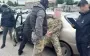 Правоохранитель пытался "эвакуировать" уклониста на надувном матрасе
