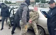 Правоохоронець намагався "вивезти" ухилянта на надувному матраці