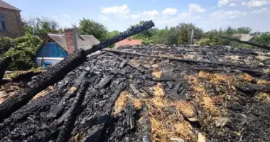 Потрощені будинки, магазини та лікарня: росіяни атакували Дніпропетровщину - є постраждалий