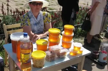 Фрукти, одяг або хімія: який штраф за торгівлю на вулиці можна отримати у 2025 році