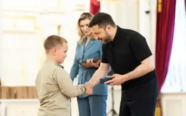 Zelenskyy couple presents presidential "Future of Ukraine" award to children for first time. PHOTO