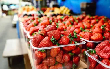 Вкус лета. Сколько платят украинцы за клубнику в этом сезоне