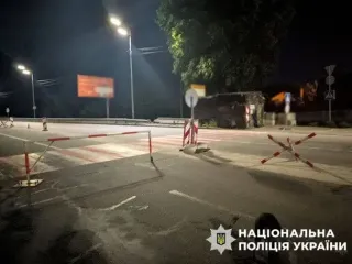 У Києві під час комендантської години на блокпості побили бійця Нацгвардії (фото)