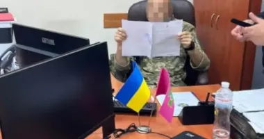 У Києві командир військової частини заплатив 2000 доларів голові ВЛК, щоб не їхати на фронт