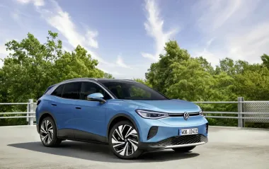 Украинцы массово покупают "молодые" авто: что скрывают продавцы и почему это риск