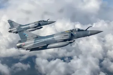 Французские истребители Mirage 2000 "нарисовали" герб Украины над Черным морем (фото)