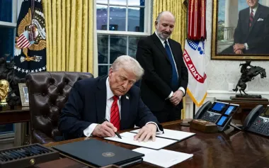 Трамп запретил въезжать в США гражданам 12 государств: кто попал в "черный список"