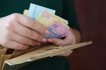 "Добровільно-примусово" здирають гроші з батьків: як захиститися від поборів у школах
