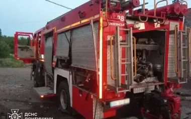 Russians fired on rescuers while extinguishing fire in Sloviansk: driver wounded. PHOTO