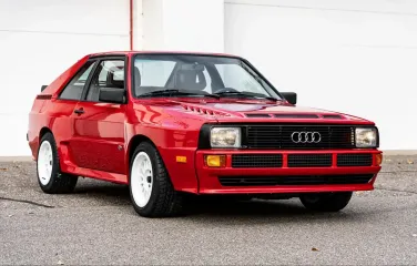 Быстрее Ferrari: неприметный Audi 80-х продают по цене суперкара (фото)