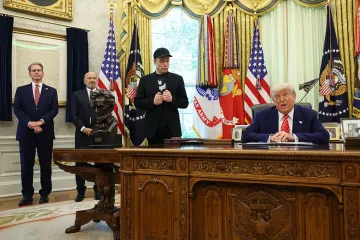 "Время обнародовать настоящую сенсацию": ссора Трампа и Маска приобрела неожиданный оборот