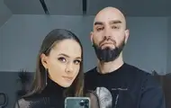 Санина ответила на обвинения в том, что её муж живёт за границей