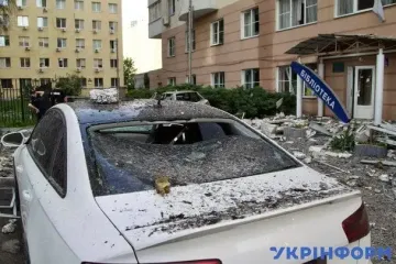 Масована атака на Київ балістикою та дронами: кількість постраждалих та руйнувань зросла — що про них відомо