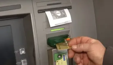 Придется выбирать: в каких случаях нельзя совмещать пенсию и работу – выплат не дождетесь