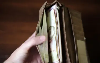 Зарплати в Україні зросли на чверть: кому платять понад 50 тисяч гривень