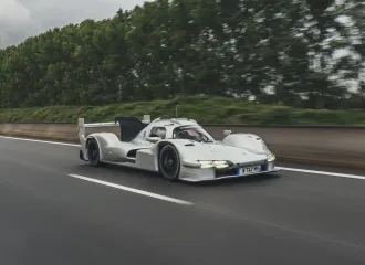700-сильная ракета: представлен самый экстремальный суперкар Porsche (фото)