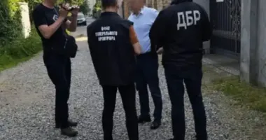 На Прикарпатті колишній начальник ДСНС організував незаконну вирубку лісу на понад 7 млн грн