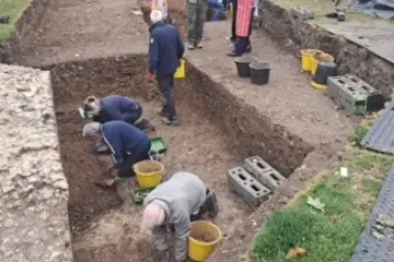 Раскопали несуществующий замок: археологи сделали неожиданное открытие (фото)
