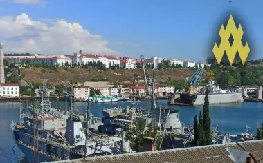 Плохой знак для россиян: оккупанты в Крыму начали разбирать украинский корабль (фото)