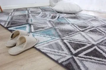 Якими домашніми засобами можна почистити килим, щоб не було затхлого запаху: ефективність 100% без хімії