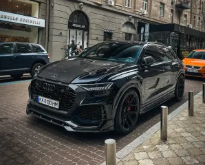В Украине выполнили яркий тюнинг сверхмощного кроссовера Audi (фото)