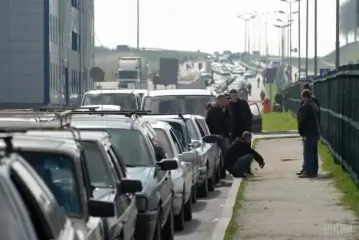 На границе с Польшей растут очереди: какие КПП наиболее загружены