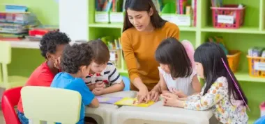 Не успели родить - уже в детсад: эксперт объяснила, когда лучше отдавать ребенка в ясли
