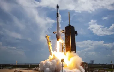 Конфликт Маска и Трампа может сорвать полеты в космос: в NASA обеспокоены