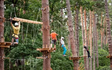 У Києві підліток потрапив у лікарню після падіння з канатна дороги: подробиці