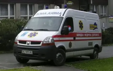 У Києві в парку "Перемоги" дитина зірвалась з мотузкової траси: що відомо про стан