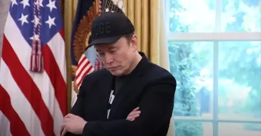 Конфликт между Маском и Трампом: Пентагон в спешном порядке ищет замену SpaceX