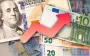 Курс валют в Україні: українці продають долари і купують євро – чи варто це робити зараз