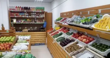 На Полтавщині п'яний чоловік з електропилою влаштував погром у магазині