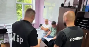В Сумской области задержали офицера воинской части, который зарабатывал миллионы на фиктивных боевых командировках