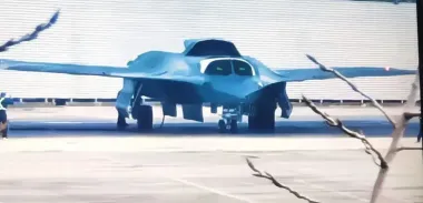 В объективе китайский стелс-самолет J-36: эксперты обнаружили новые детали (фото)
