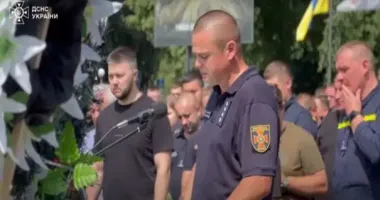 В Киеве прошла церемония прощания с тремя спасателями