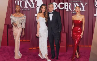 Найкращі образи зірок на червоній доріжці Tony Awards 2025 (фото)